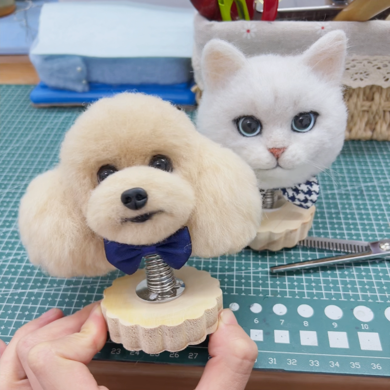 Custom Felt Pet Bobblehead – Handmade Car Dashboard Decor for Cat & Dog Lovers, Unique Gift for Pet Owners